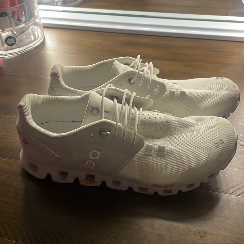 On clouds women’s 7.5